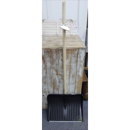 Лопата для уборки снега с оцинкованной планкой деревянный черенок Диорит 14802